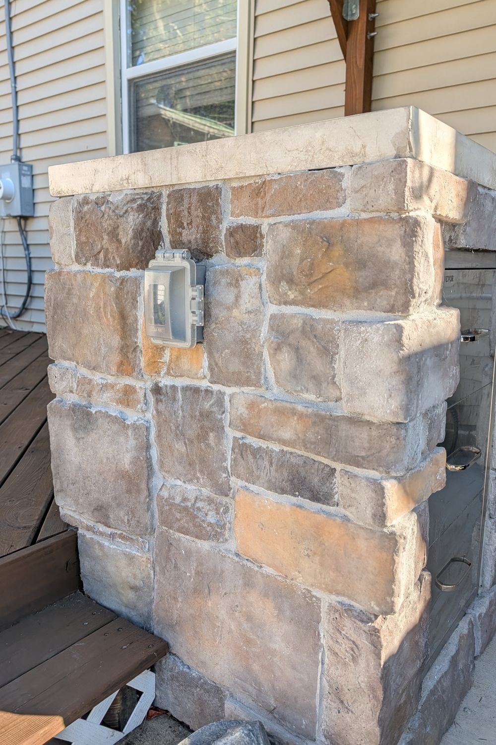 Black Bear Mountain Stone - Stone Veneer - Hackett Stone Kona