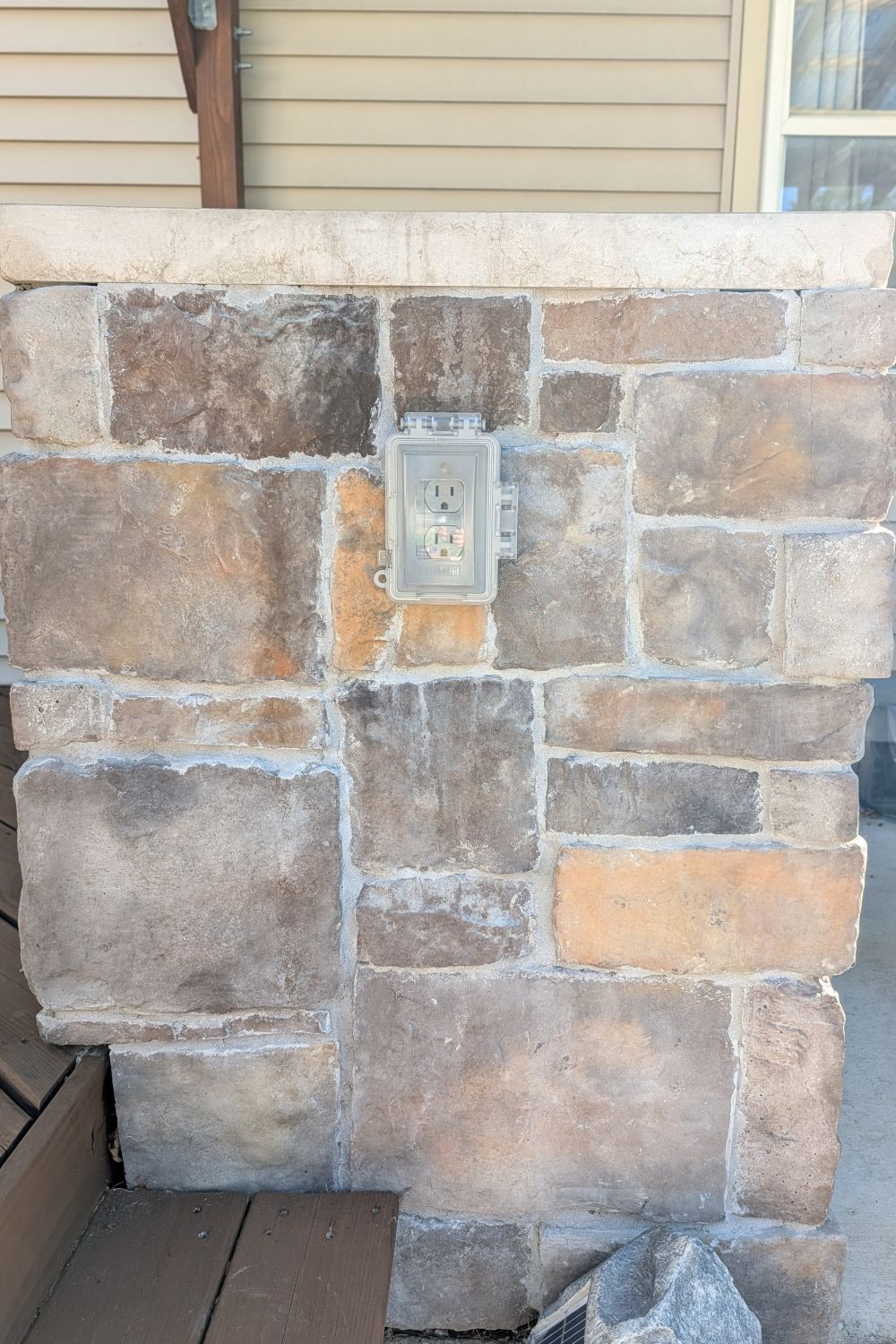 Black Bear Mountain Stone - Stone Veneer - Hackett Stone Kona