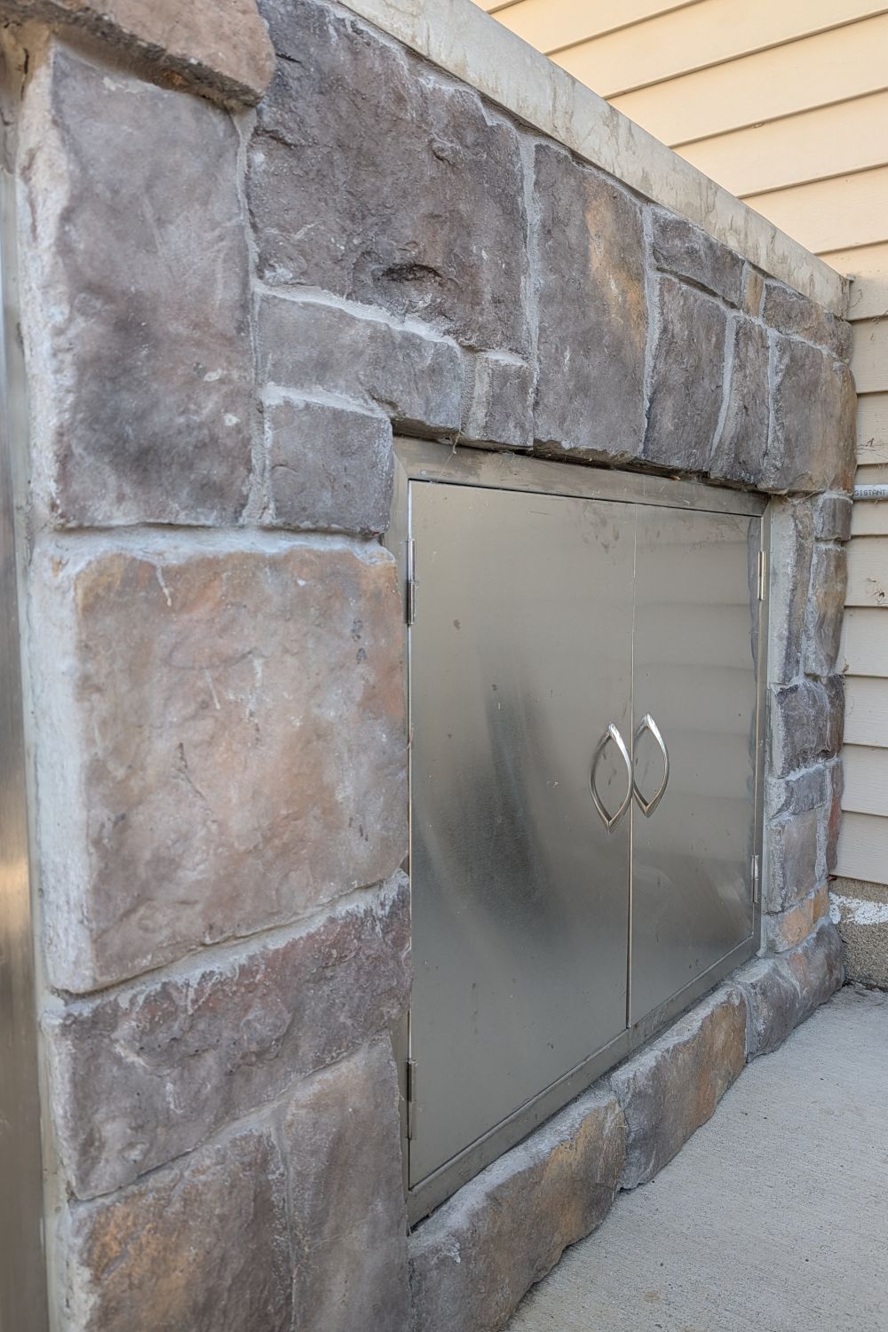 Black Bear Mountain Stone - Stone Veneer - Hackett Stone Kona