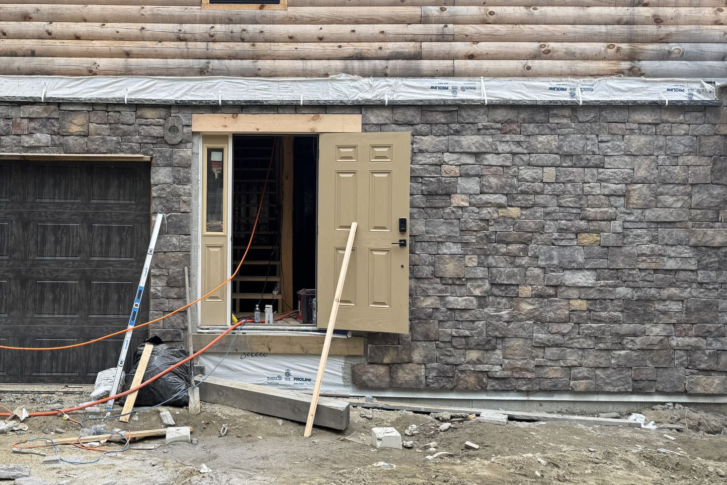 Black Bear Mountain Stone - Stone Veneer - Hackett Stone Kona