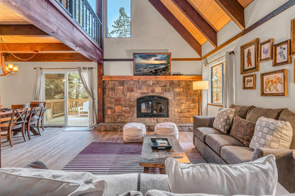 Black Bear Mountain Stone - Stone Veneer - Hackett Stone Kona