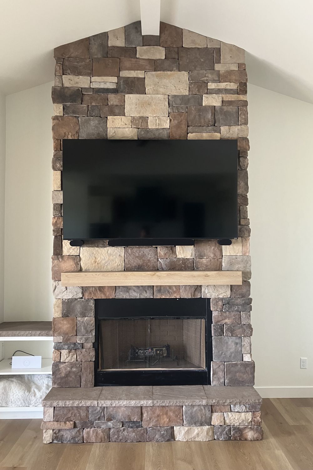 Black Bear Mountain Stone - Stone Veneer - Hackett Stone Rustic