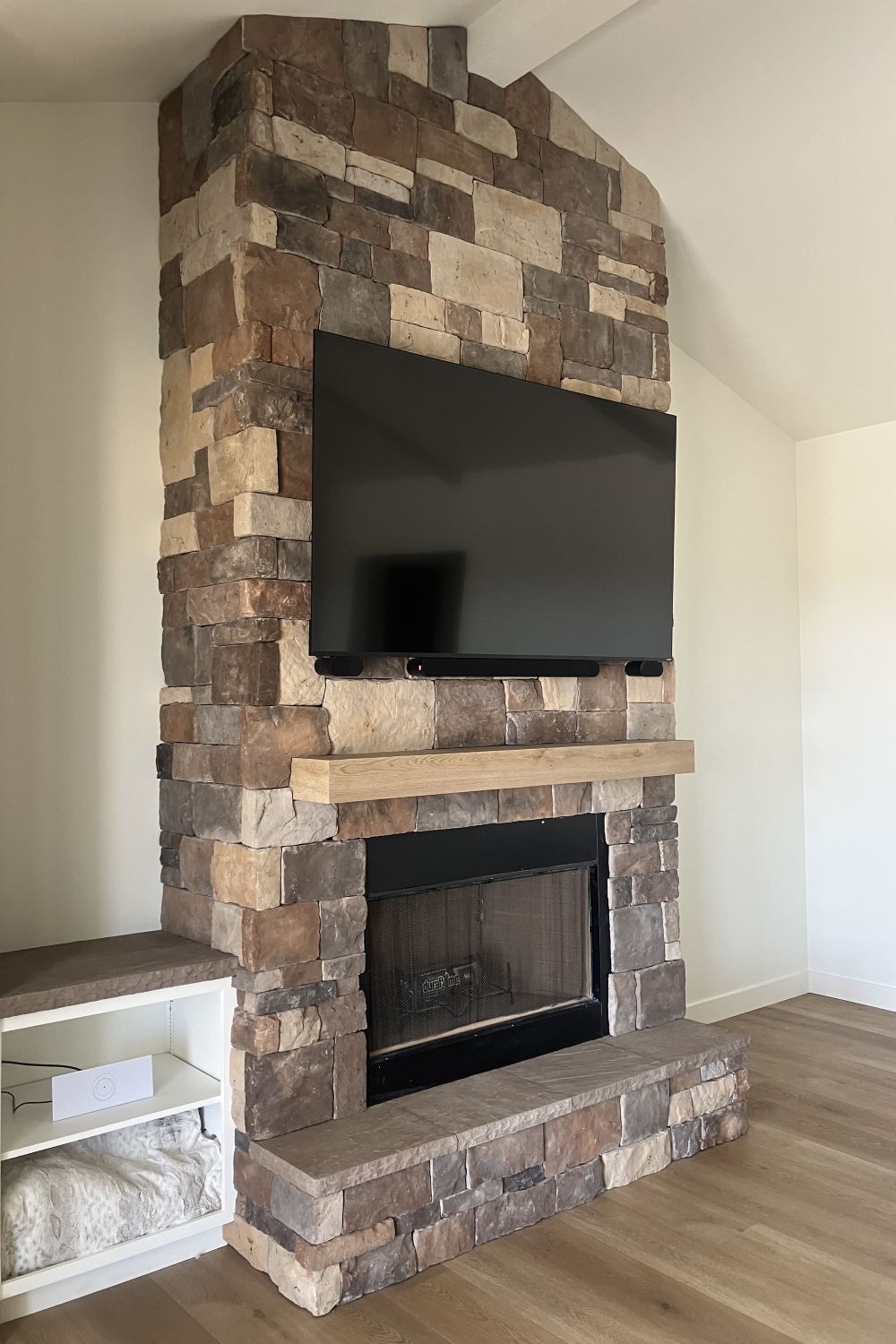 Black Bear Mountain Stone - Stone Veneer - Hackett Stone Rustic