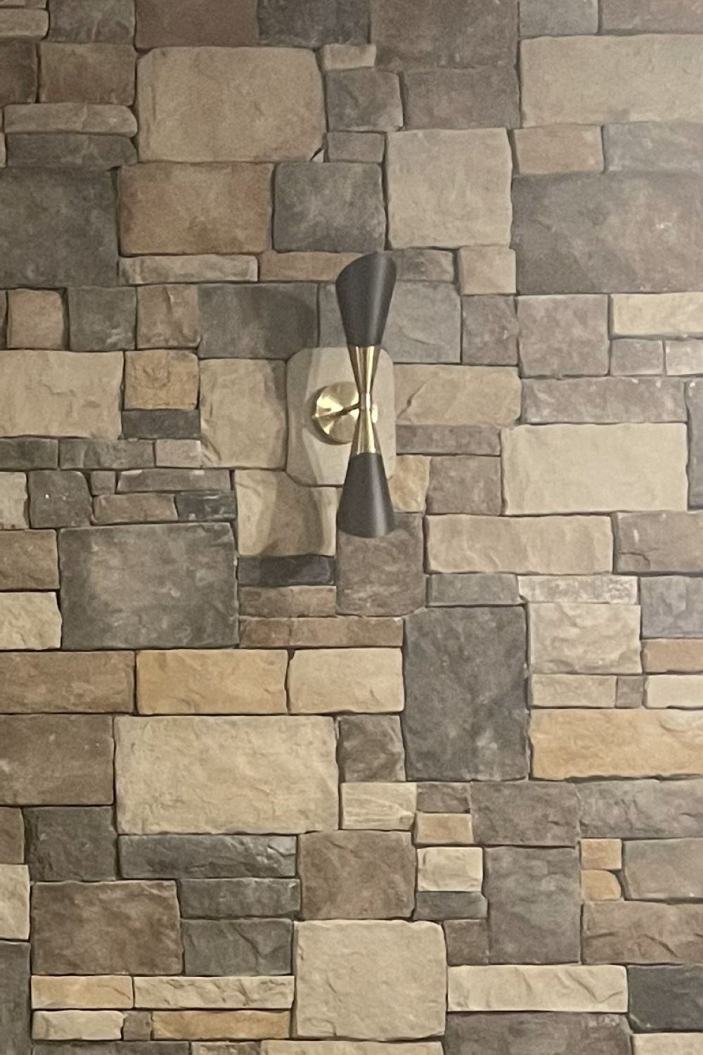Black Bear Mountain Stone - Stone Veneer - Hackett Stone Rustic