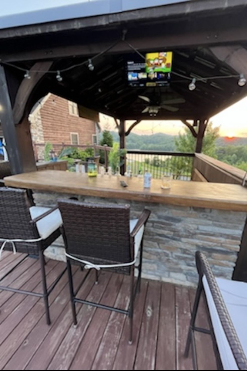 Black Bear Mountain Stone - Stone Veneer - Ledge Stone Amber