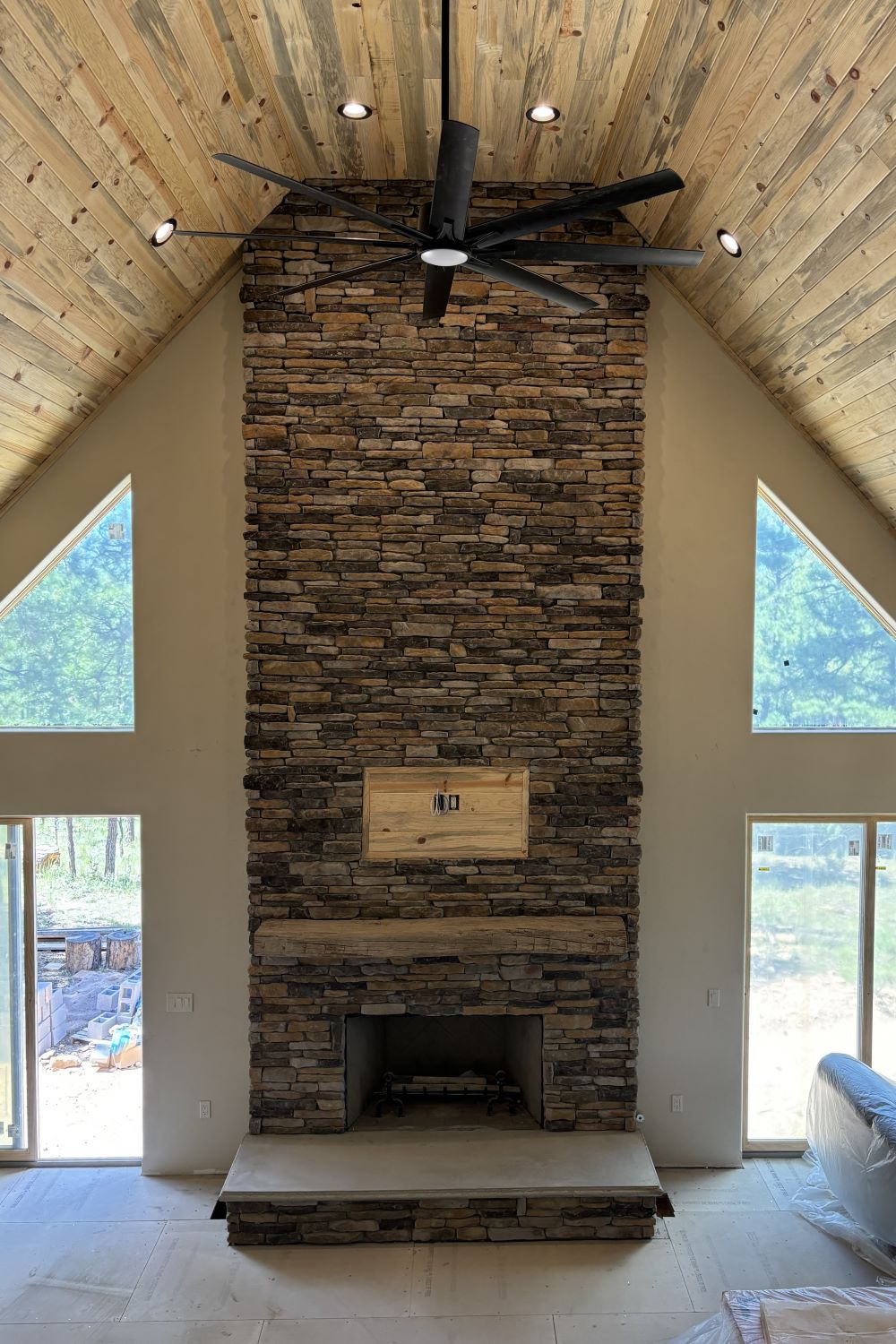 Black Bear Mountain Stone - Stone Veneer - Ledge Stone Aspen