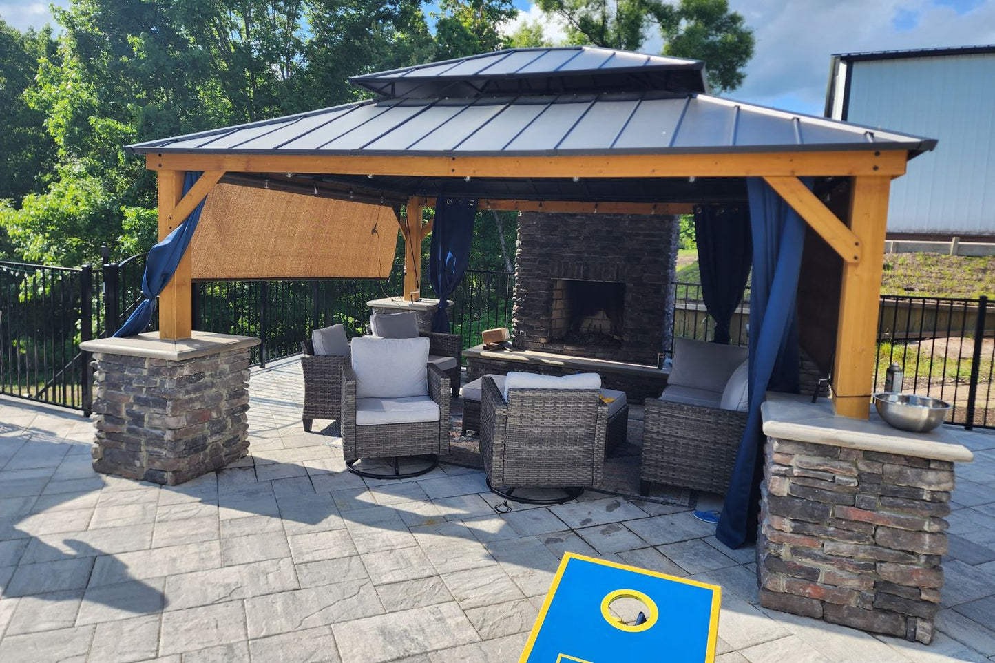 Black Bear Mountain Stone - Stone Veneer - Ledge Stone Midnight