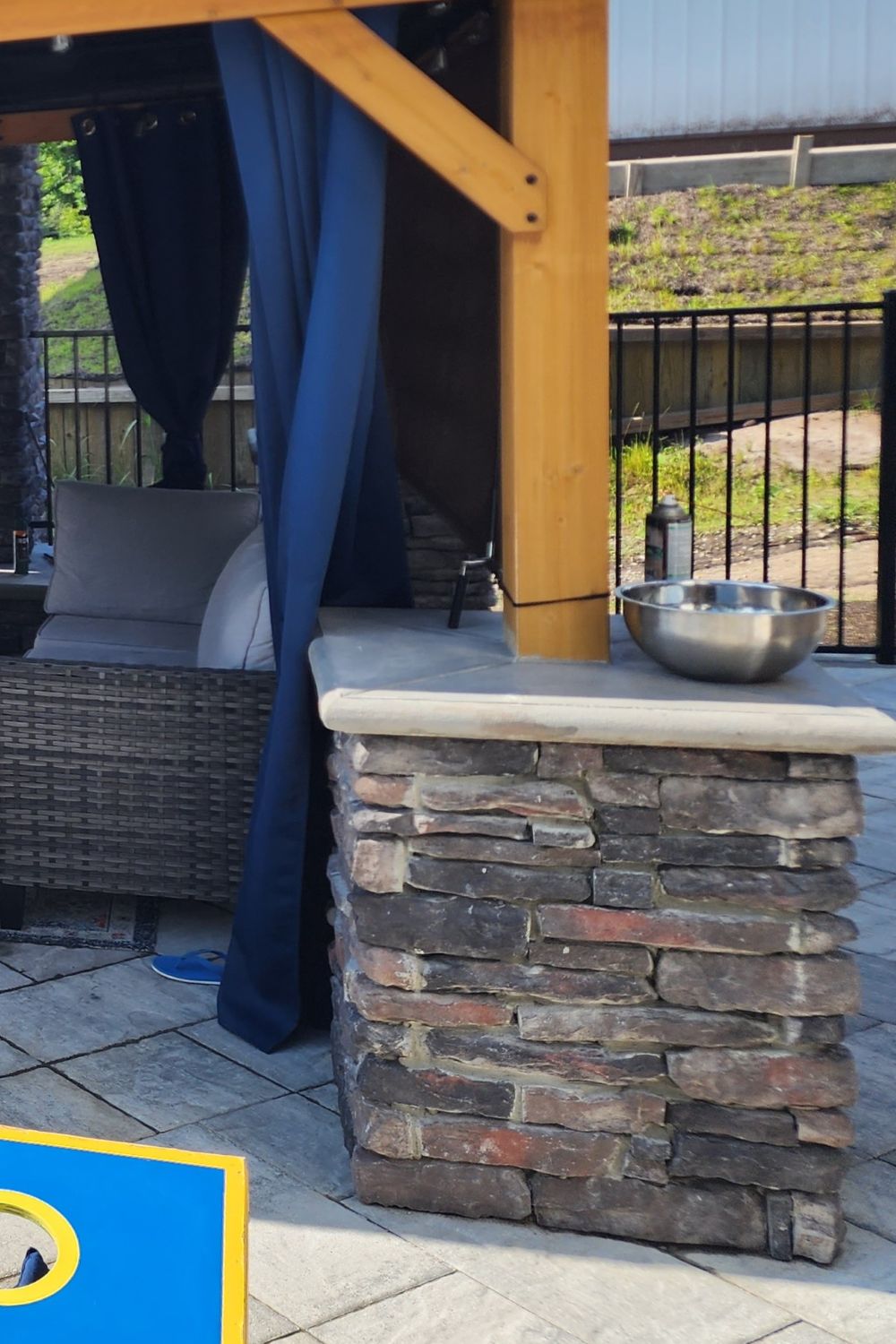 Black Bear Mountain Stone - Stone Veneer - Ledge Stone Midnight