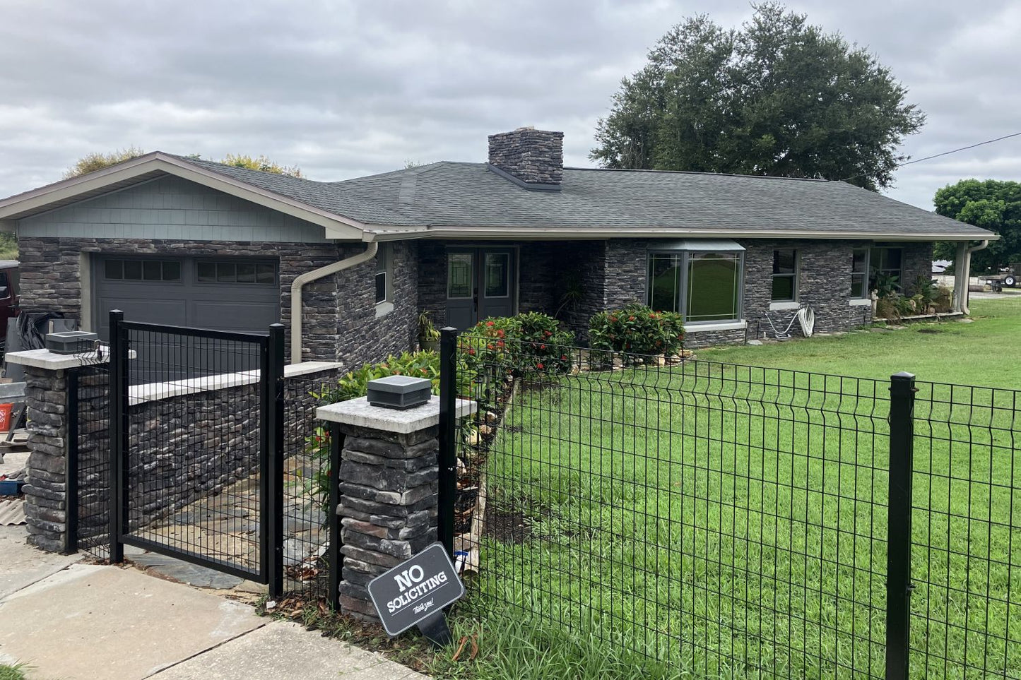 Black Bear Mountain Stone - Stone Veneer - Ledge Stone Midnight