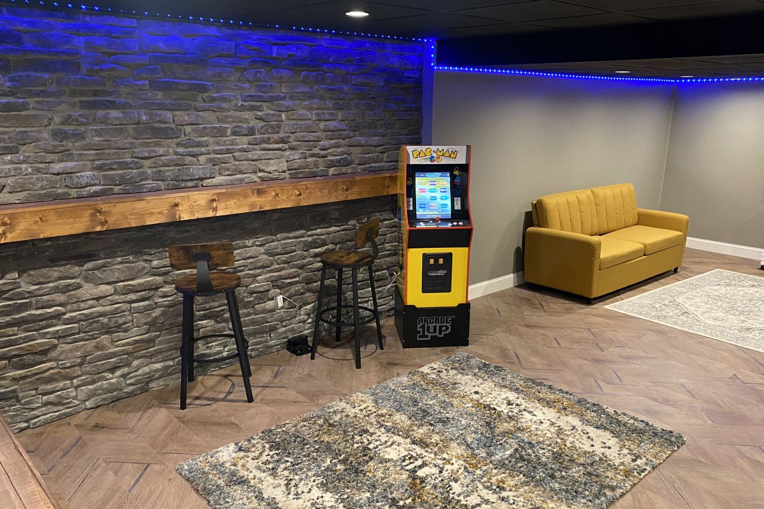 Black Bear Mountain Stone - Stone Veneer - Ledge Stone Midnight