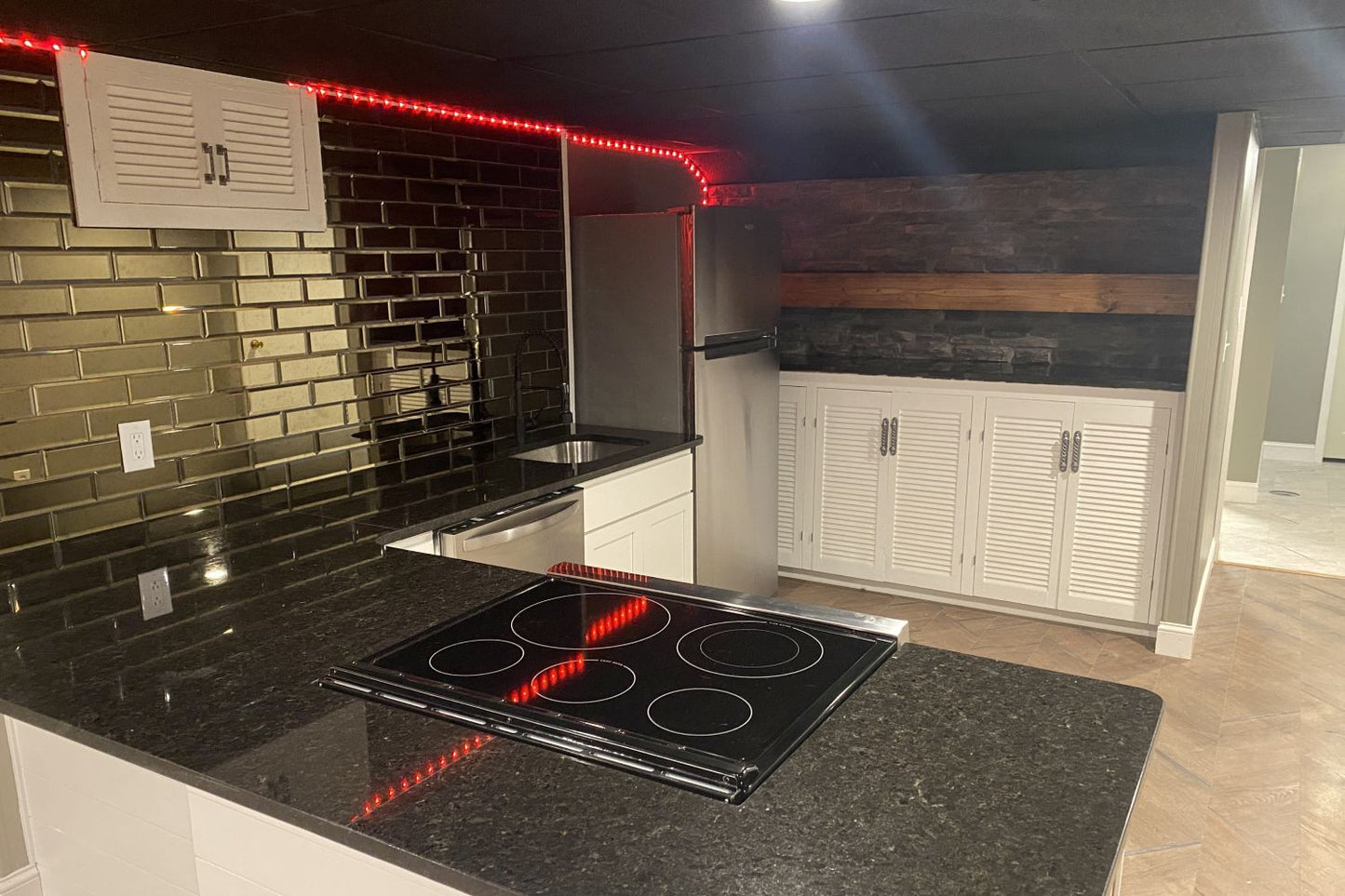 Black Bear Mountain Stone - Stone Veneer - Ledge Stone Midnight