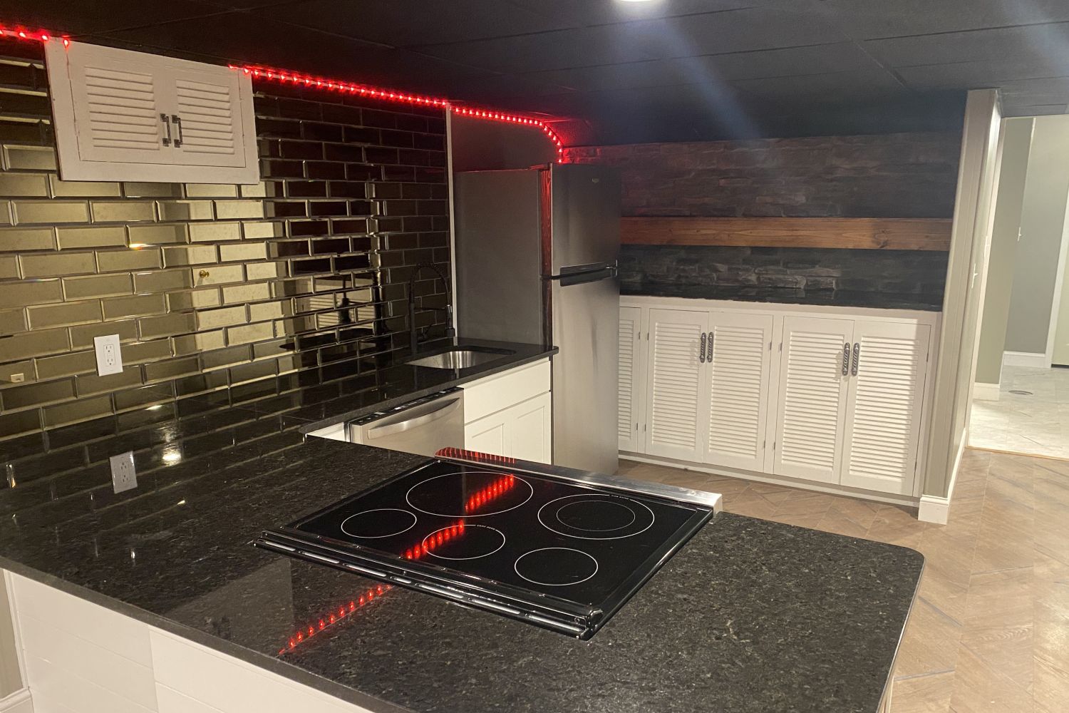 Black Bear Mountain Stone - Stone Veneer - Ledge Stone Midnight