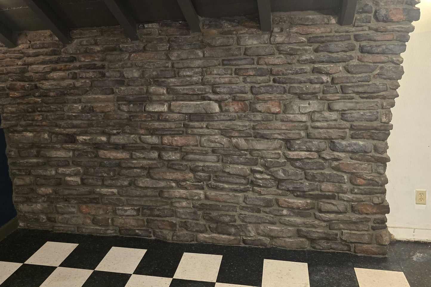 Black Bear Mountain Stone - Stone Veneer - Ledge Stone Midnight