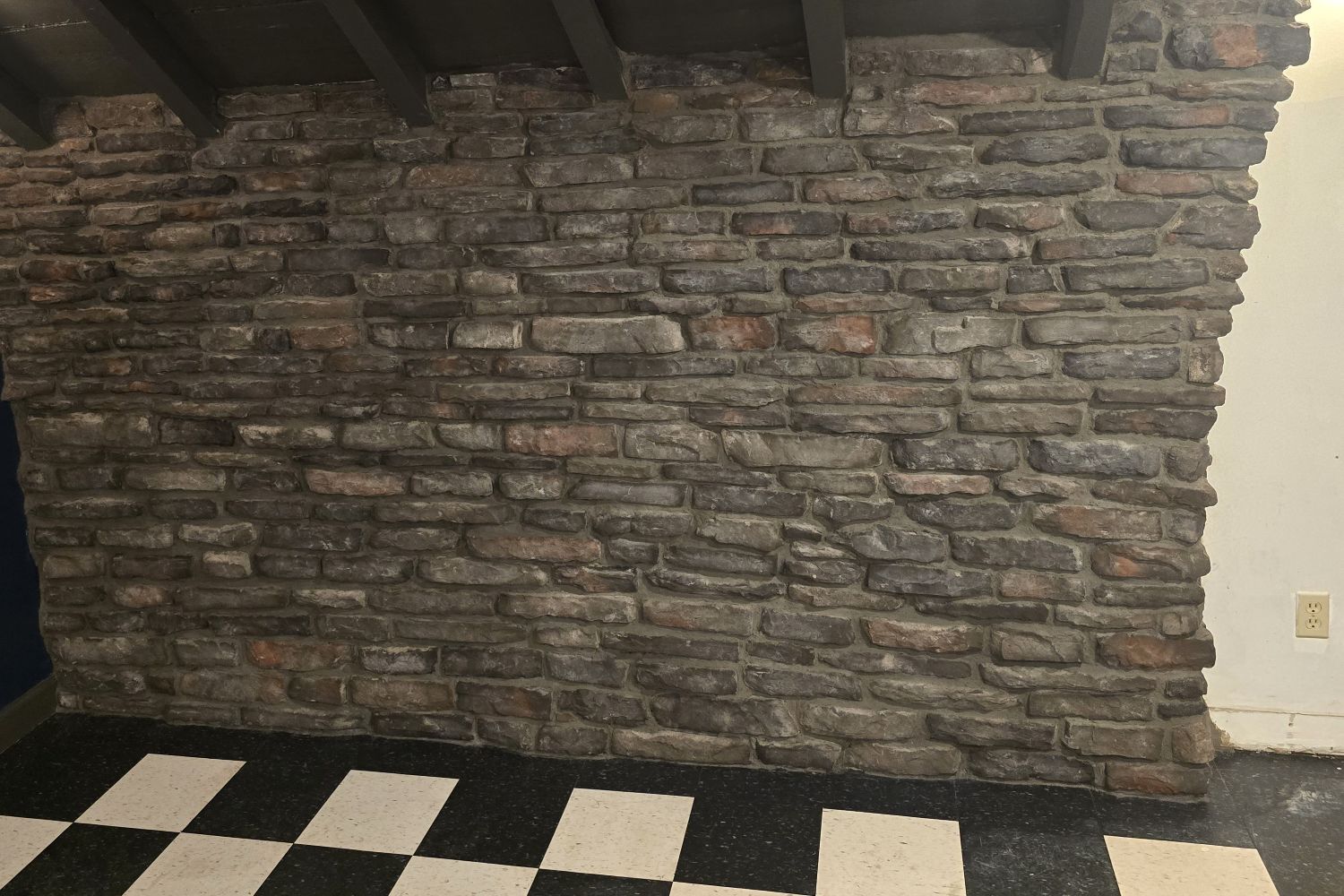 Black Bear Mountain Stone - Stone Veneer - Ledge Stone Midnight
