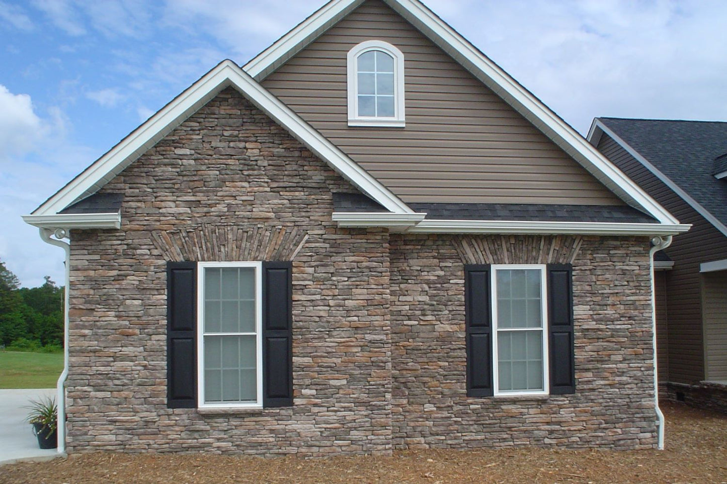 Black Bear Mountain Stone - Stone Veneer - Ledge Stone Mossy Creek