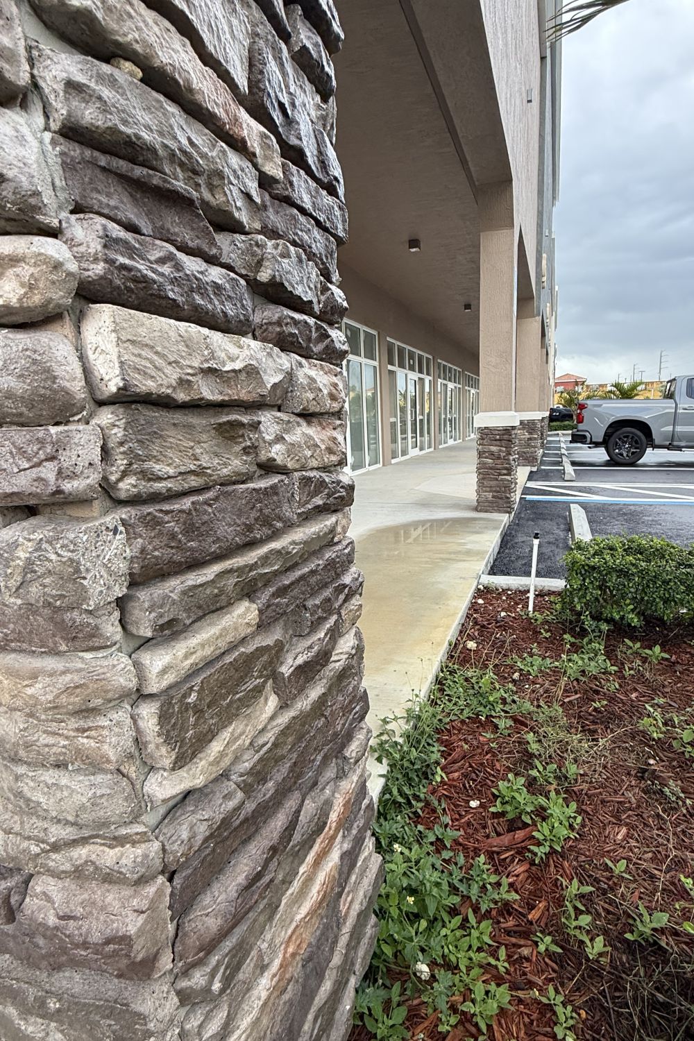 Black Bear Mountain Stone - Stone Veneer - Ledge Stone Mossy Creek