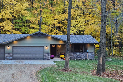 Black Bear Mountain Stone - Stone Veneer - Ledge Stone Mountain Mist