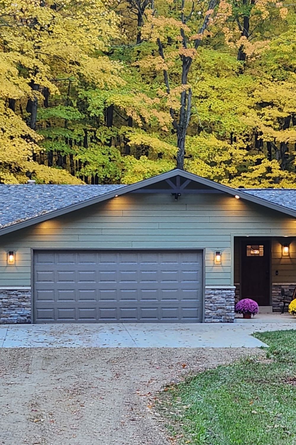 Black Bear Mountain Stone - Stone Veneer - Ledge Stone Mountain Mist