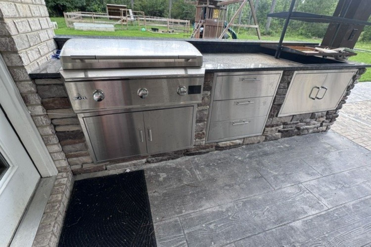 Black Bear Mountain Stone - Stone Veneer - Ledge Stone Mountain Mist