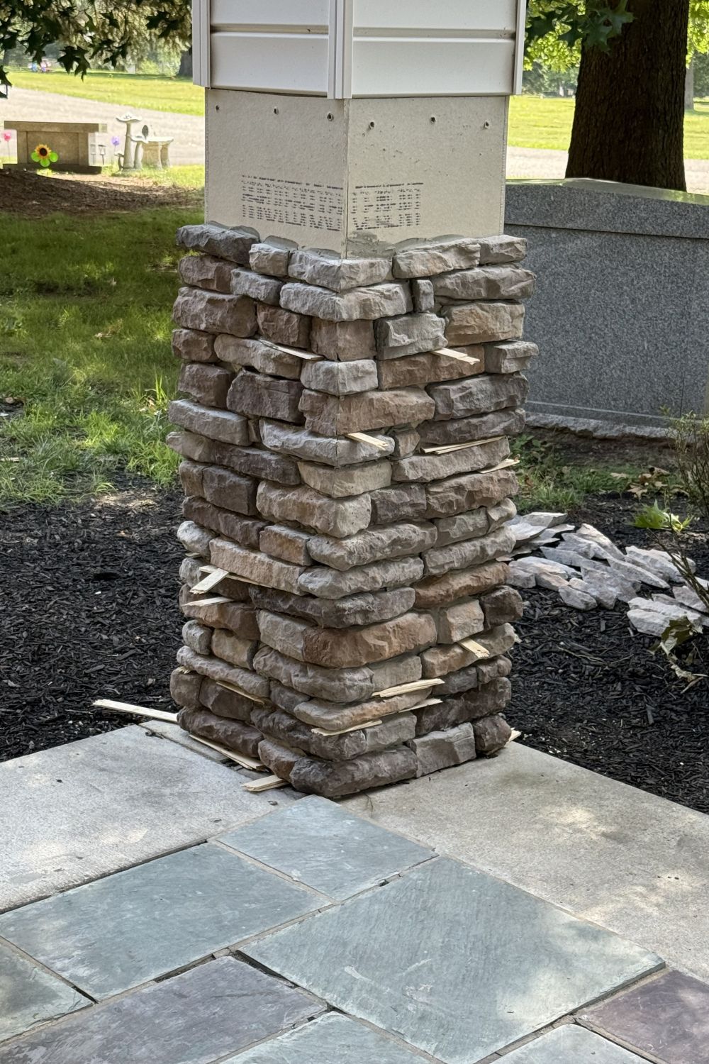 Black Bear Mountain Stone - Stone Veneer - Ledge Stone Mountain Mist