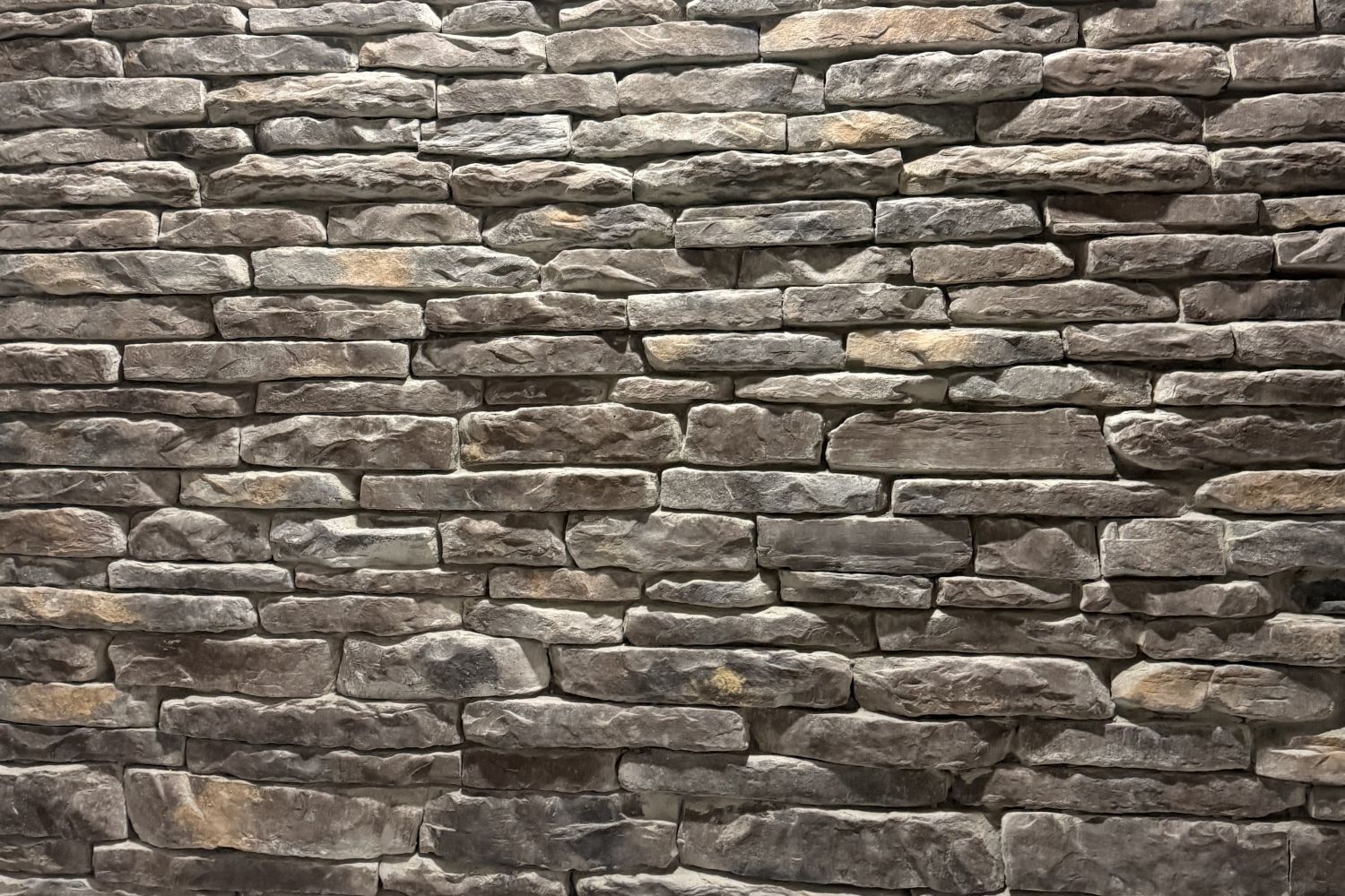 Black Bear Mountain Stone - Stone Veneer - Ledge Stone Outback