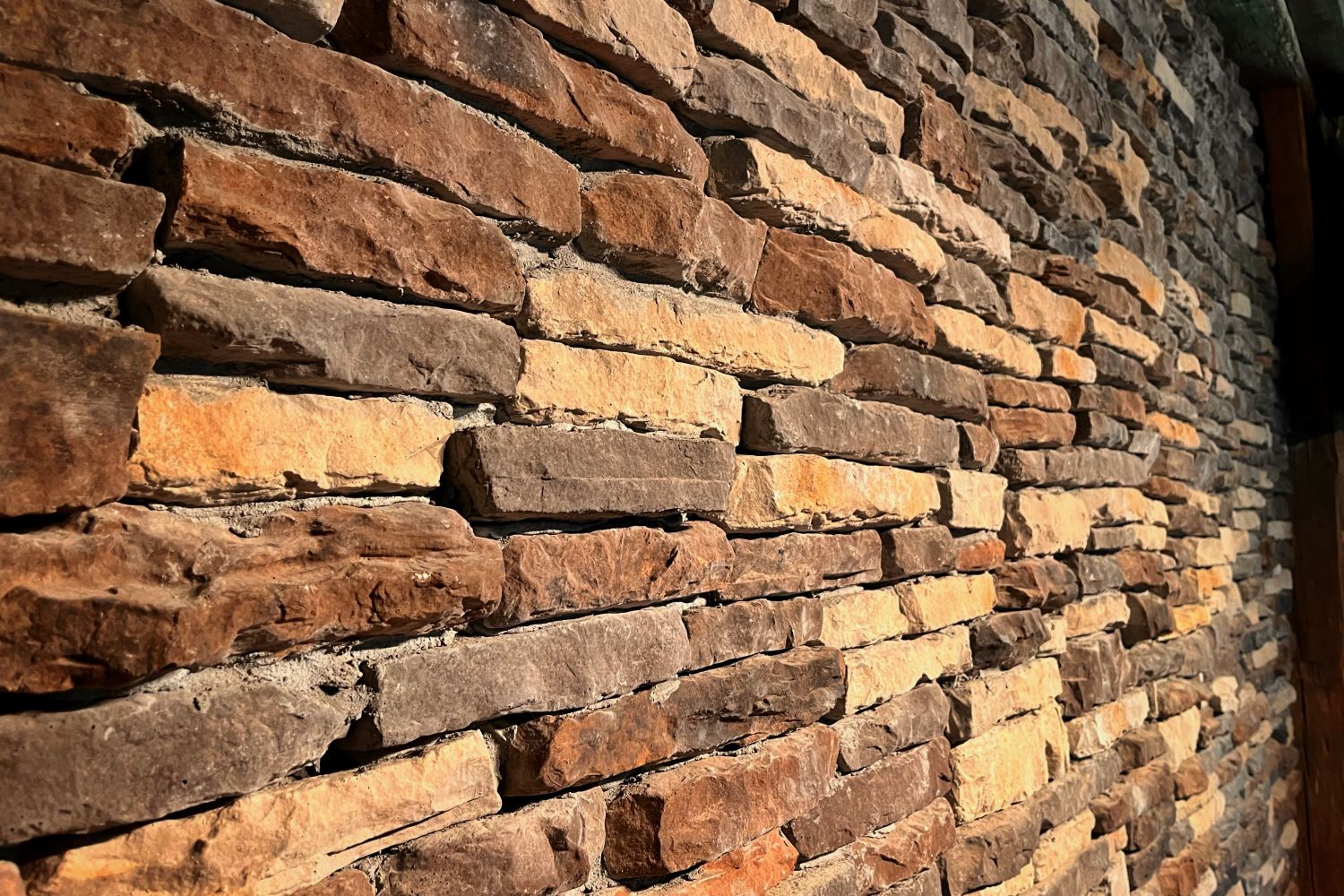 Black Bear Mountain Stone - Stone Veneer - Ledge Stone Rustic