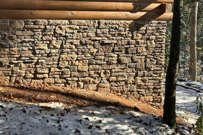 Black Bear Mountain Stone - Stone Veneer - Ledge Stone Tuscany