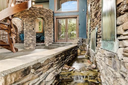 Black Bear Mountain Stone - Stone Veneer - Ledge Stone Tuscany