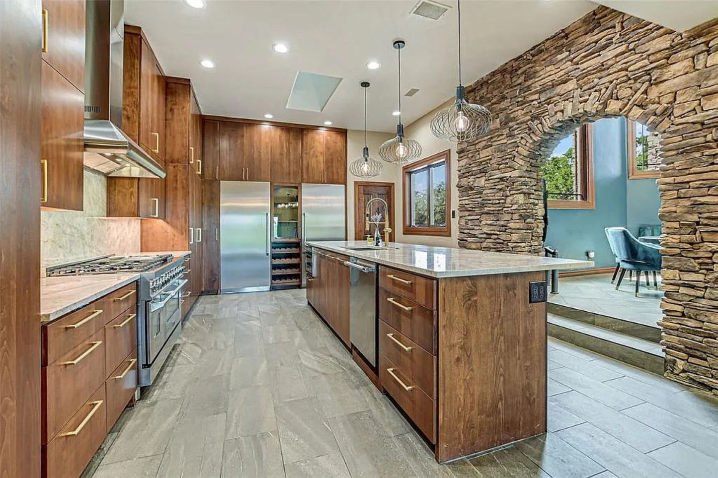 Black Bear Mountain Stone - Stone Veneer - Ledge Stone Tuscany