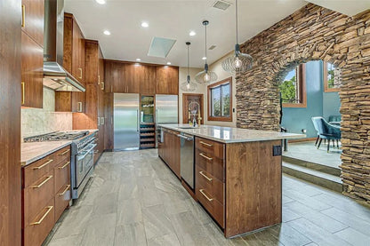 Black Bear Mountain Stone - Stone Veneer - Ledge Stone Tuscany