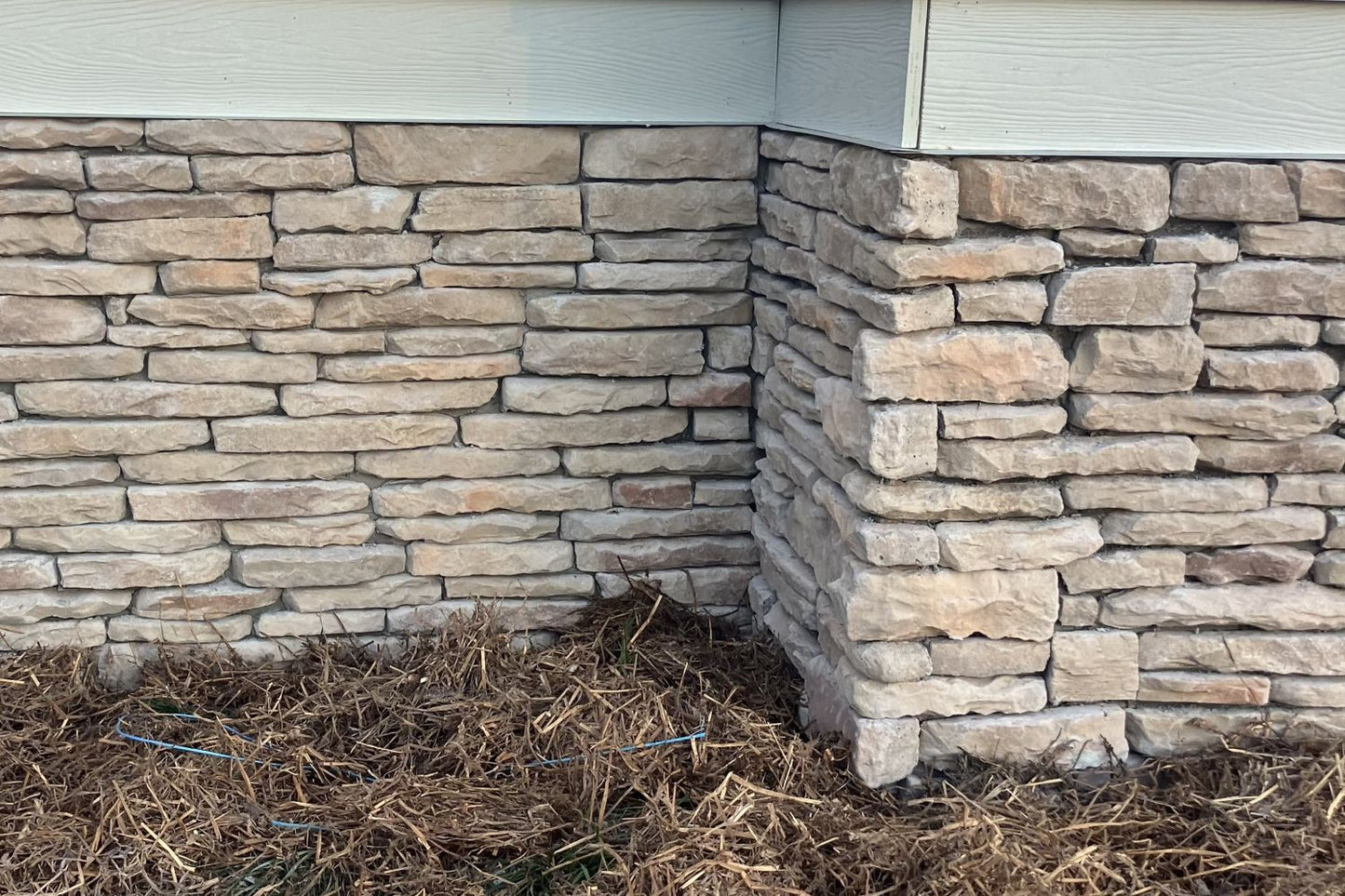 Black Bear Mountain Stone - Stone Veneer - Ledge Stone White Oak