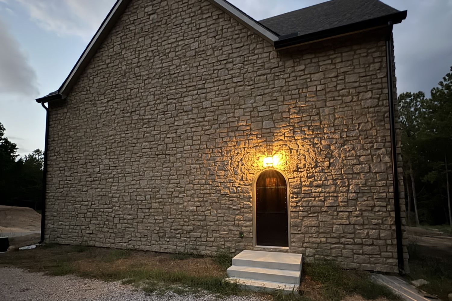 Black Bear Mountain Stone - Stone Veneer - Lime Stone Adaline