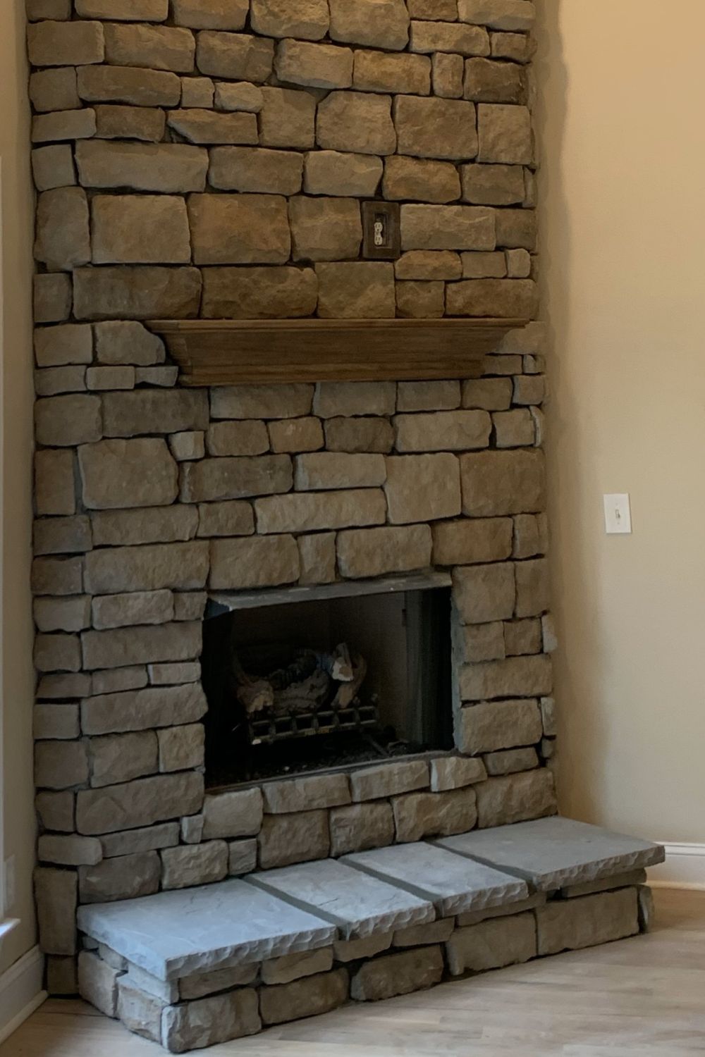 Black Bear Mountain Stone - Stone Veneer - Lime Stone Adaline