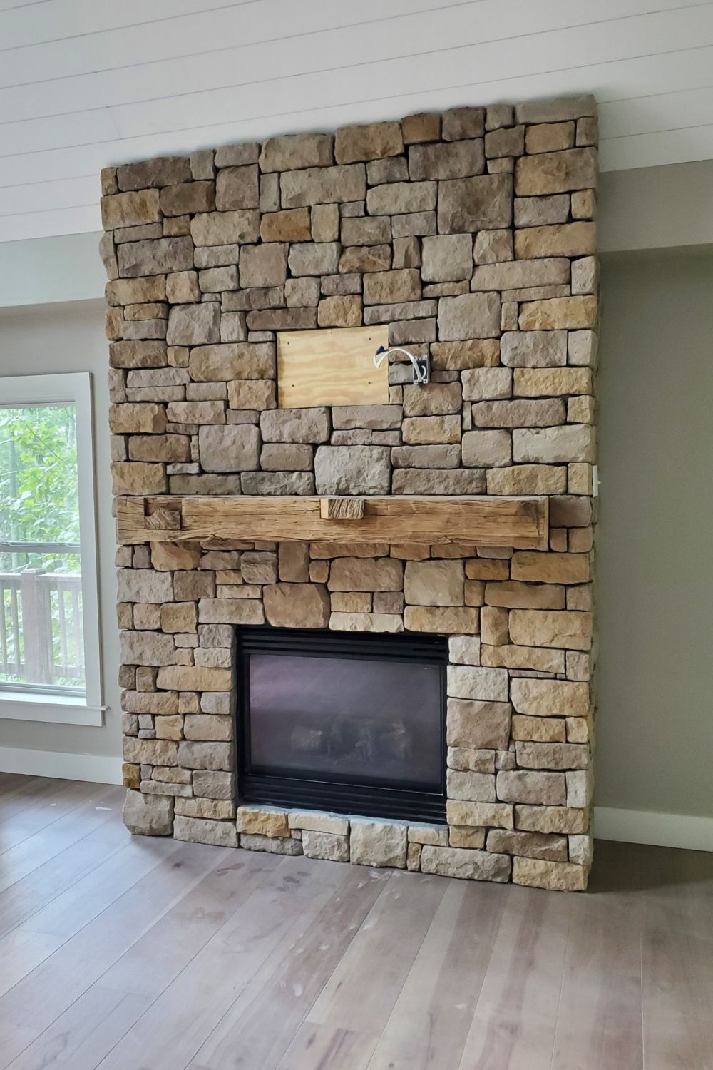 Black Bear Mountain Stone - Stone Veneer - Lime Stone Adaline