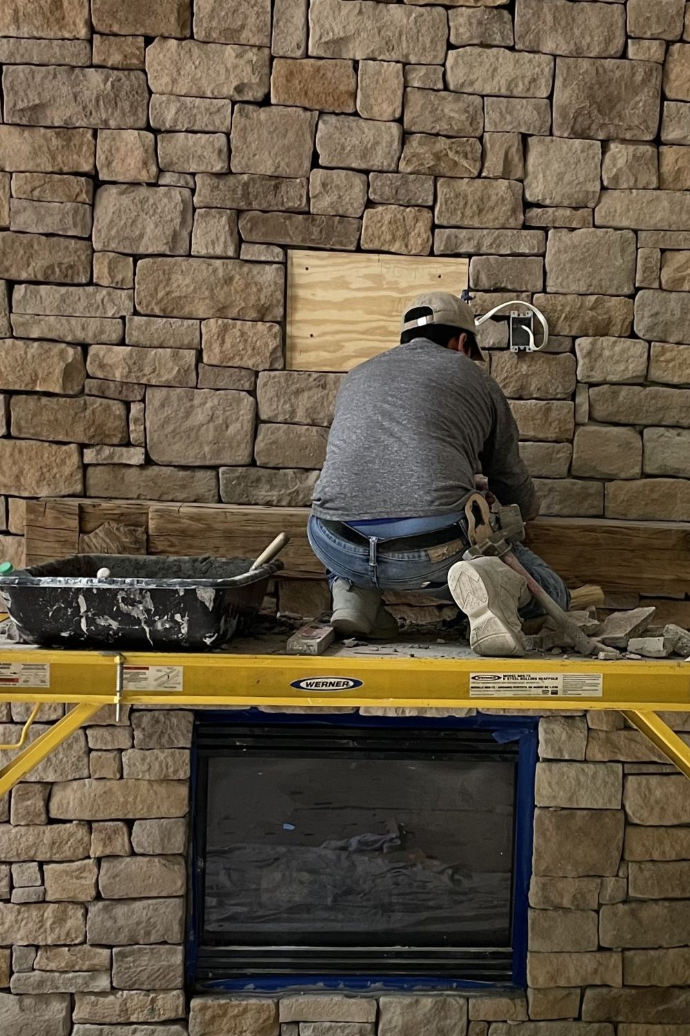 Black Bear Mountain Stone - Stone Veneer - Lime Stone Adaline