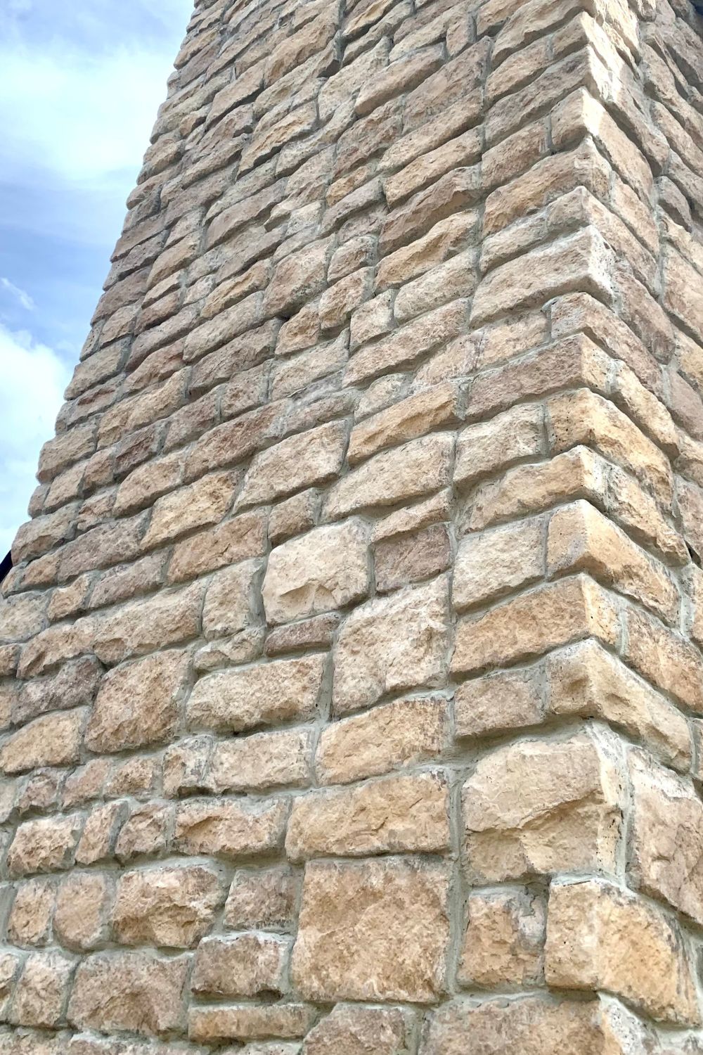 Black Bear Mountain Stone - Stone Veneer - Lime Stone Adaline
