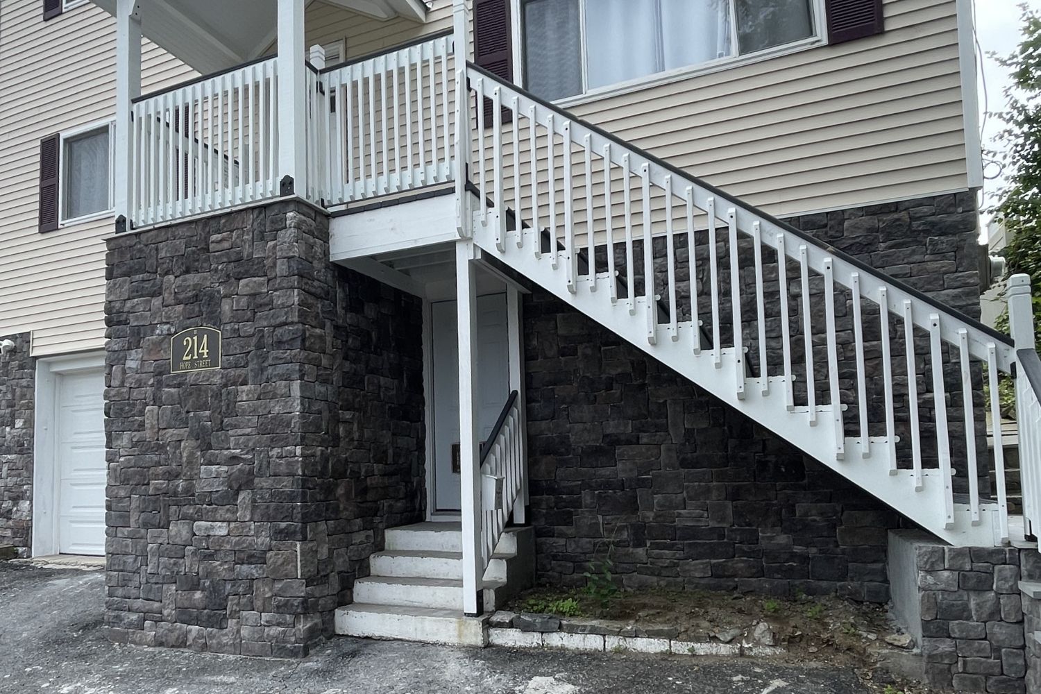 Black Bear Mountain Stone - Stone Veneer - Lime Stone Midnight