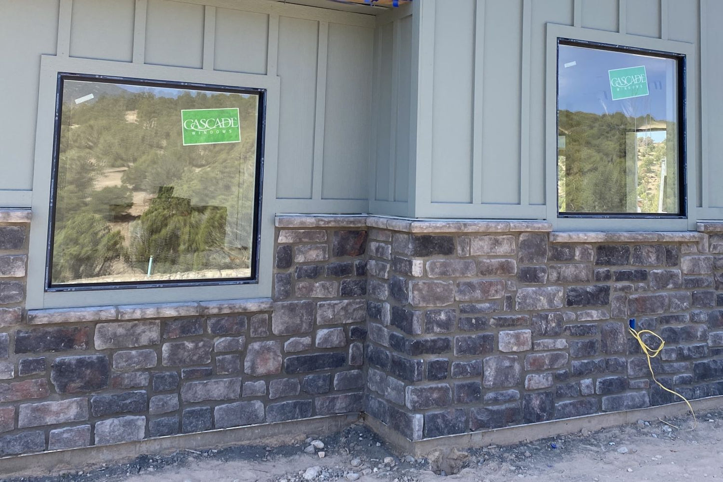 Black Bear Mountain Stone - Stone Veneer - Lime Stone Midnight