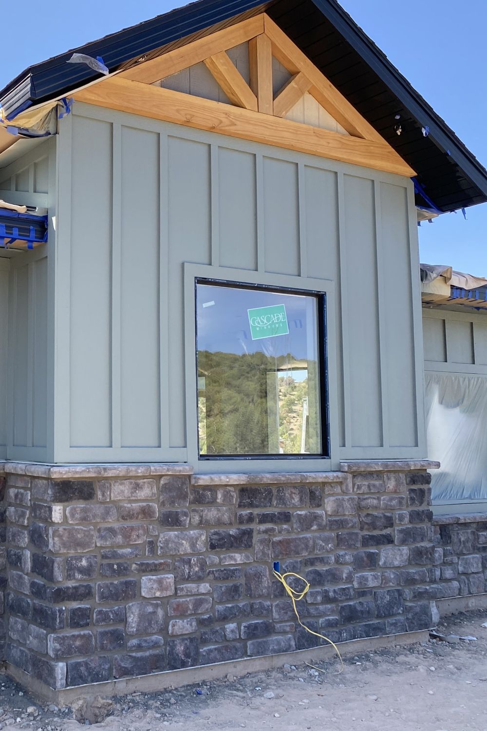 Black Bear Mountain Stone - Stone Veneer - Lime Stone Midnight