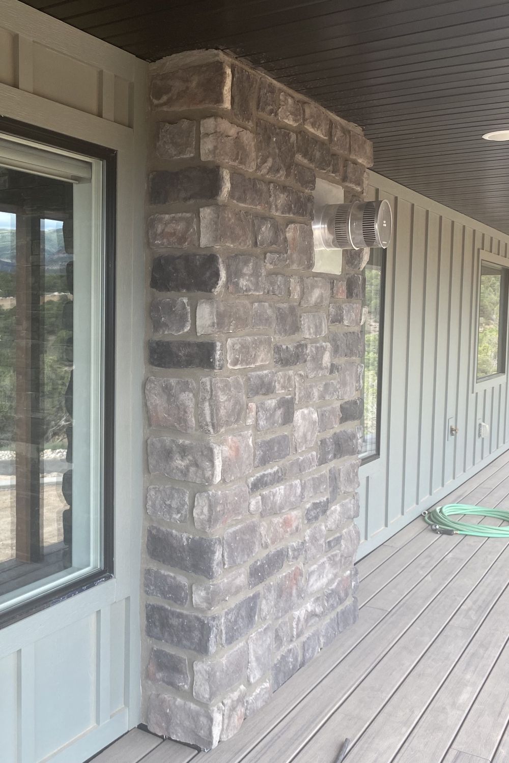 Black Bear Mountain Stone - Stone Veneer - Lime Stone Midnight