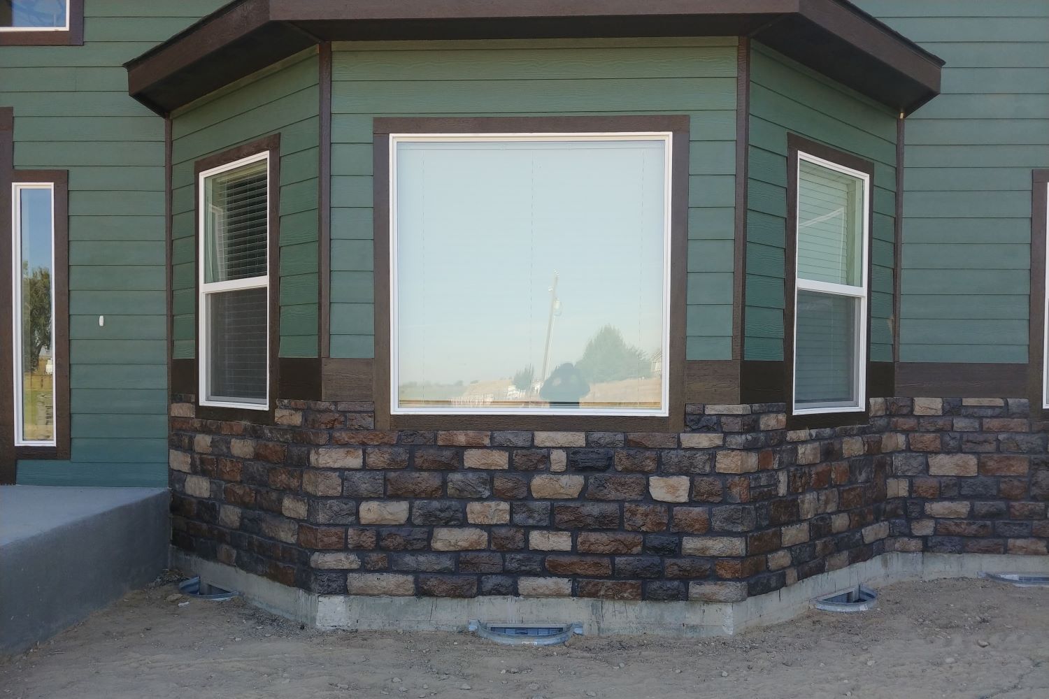 Black Bear Mountain Stone - Stone Veneer - Lime Stone Rustic