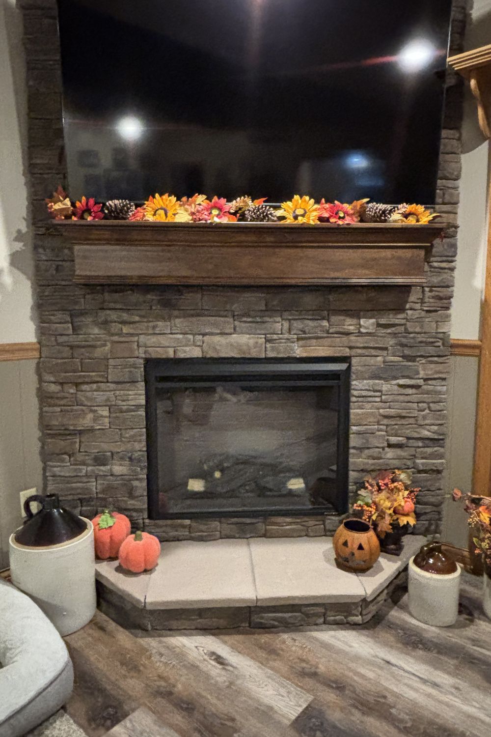 Black Bear Mountain Stone - Stone Veneer - Ready Stack Stone Panel Almond Buff