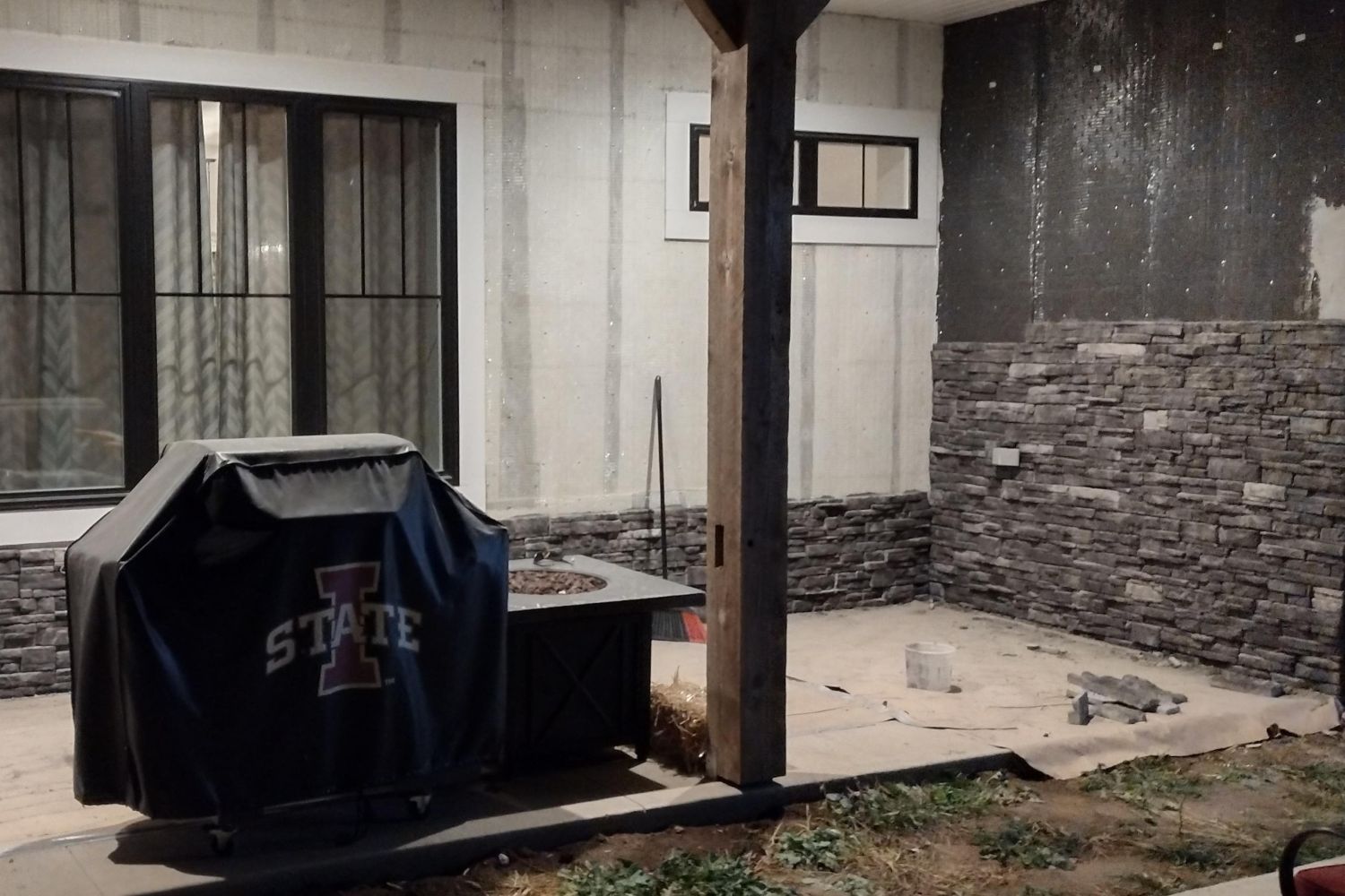 Black Bear Mountain Stone - Stone Veneer - Ready Stack Stone Panel Black Forest