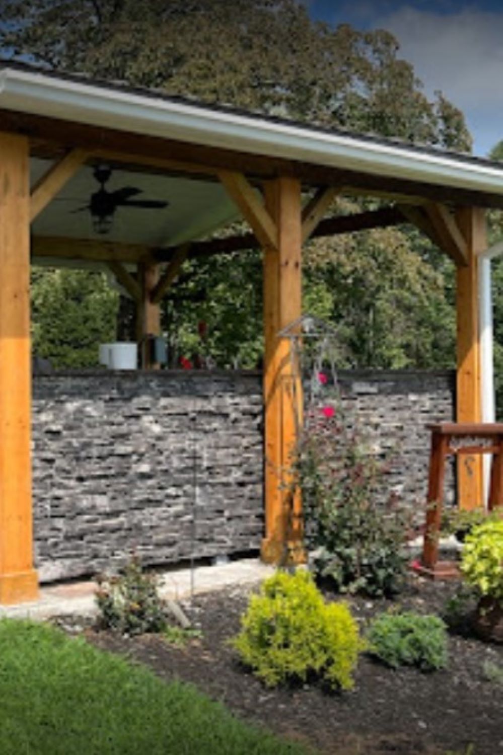 Black Bear Mountain Stone - Stone Veneer - Ready Stack Stone Panel Black Forest