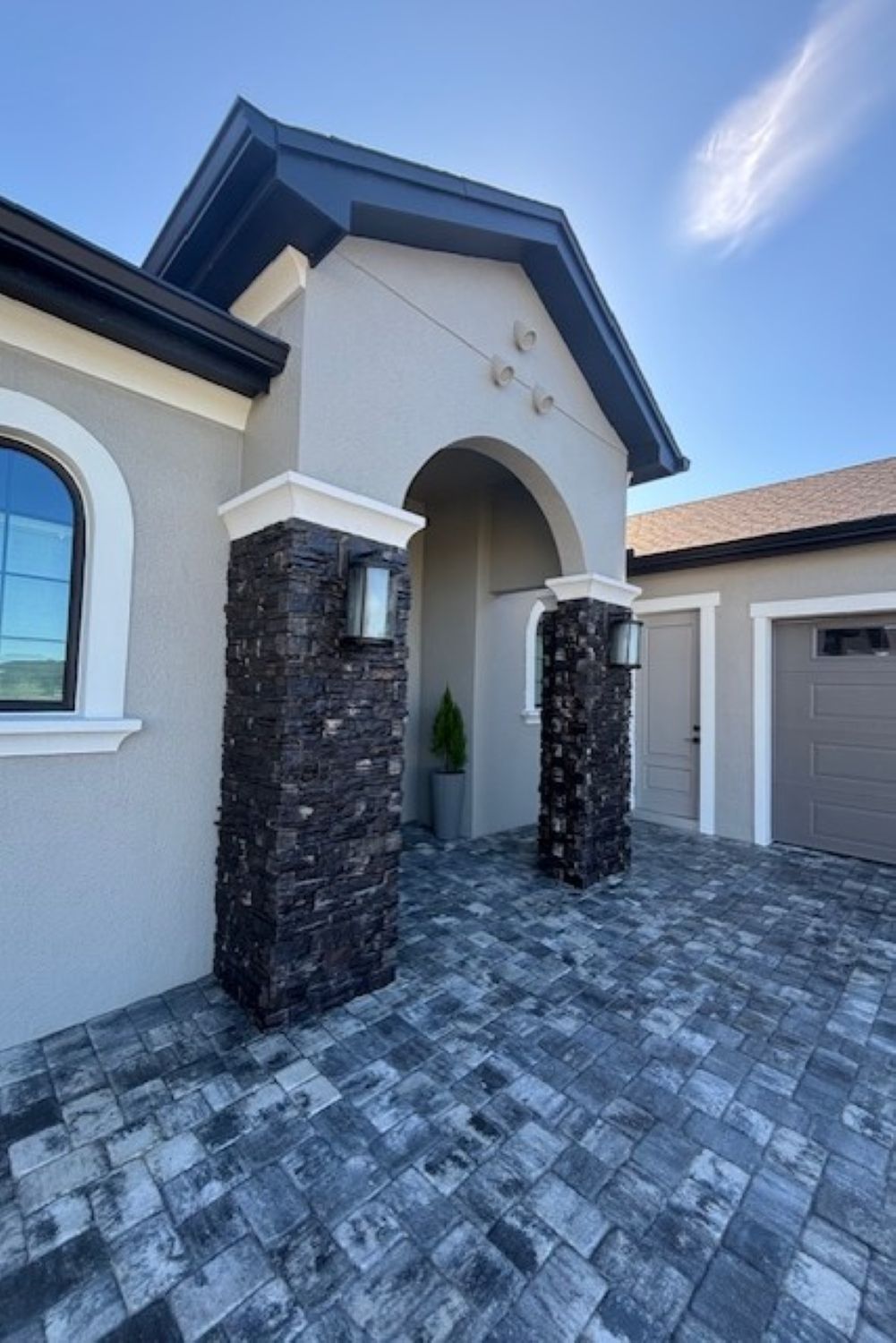 Black Bear Mountain Stone - Stone Veneer - Ready Stack Stone Panel Black Forest