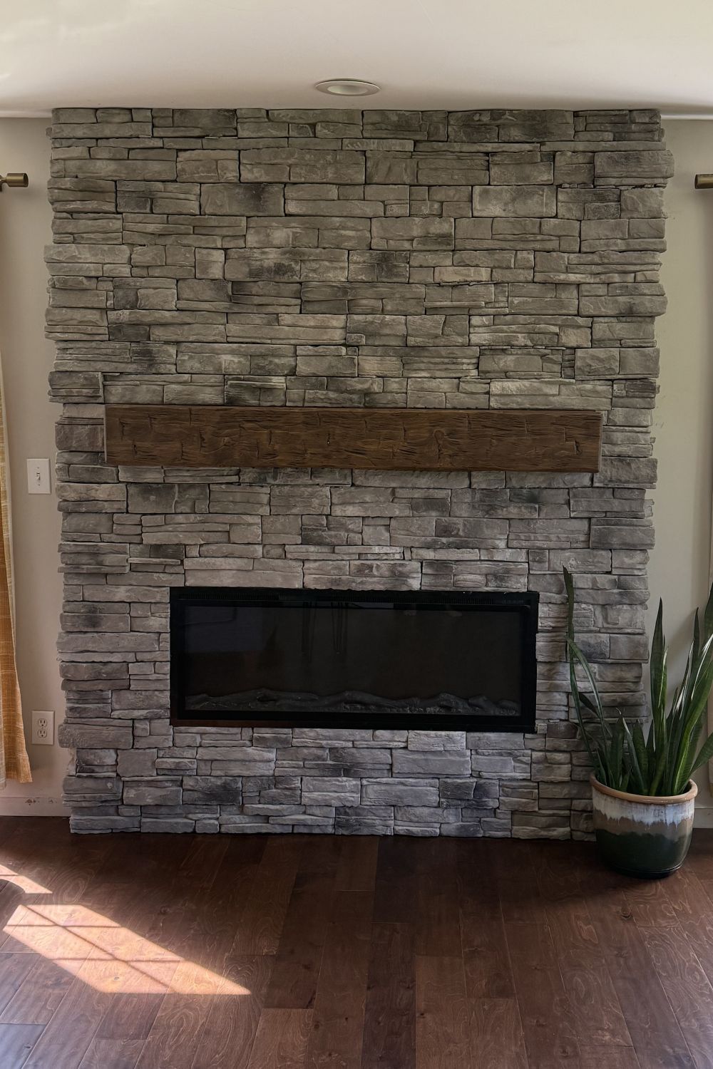 Black Bear Mountain Stone - Stone Veneer - Ready Stack Stone Panel Cool Gray
