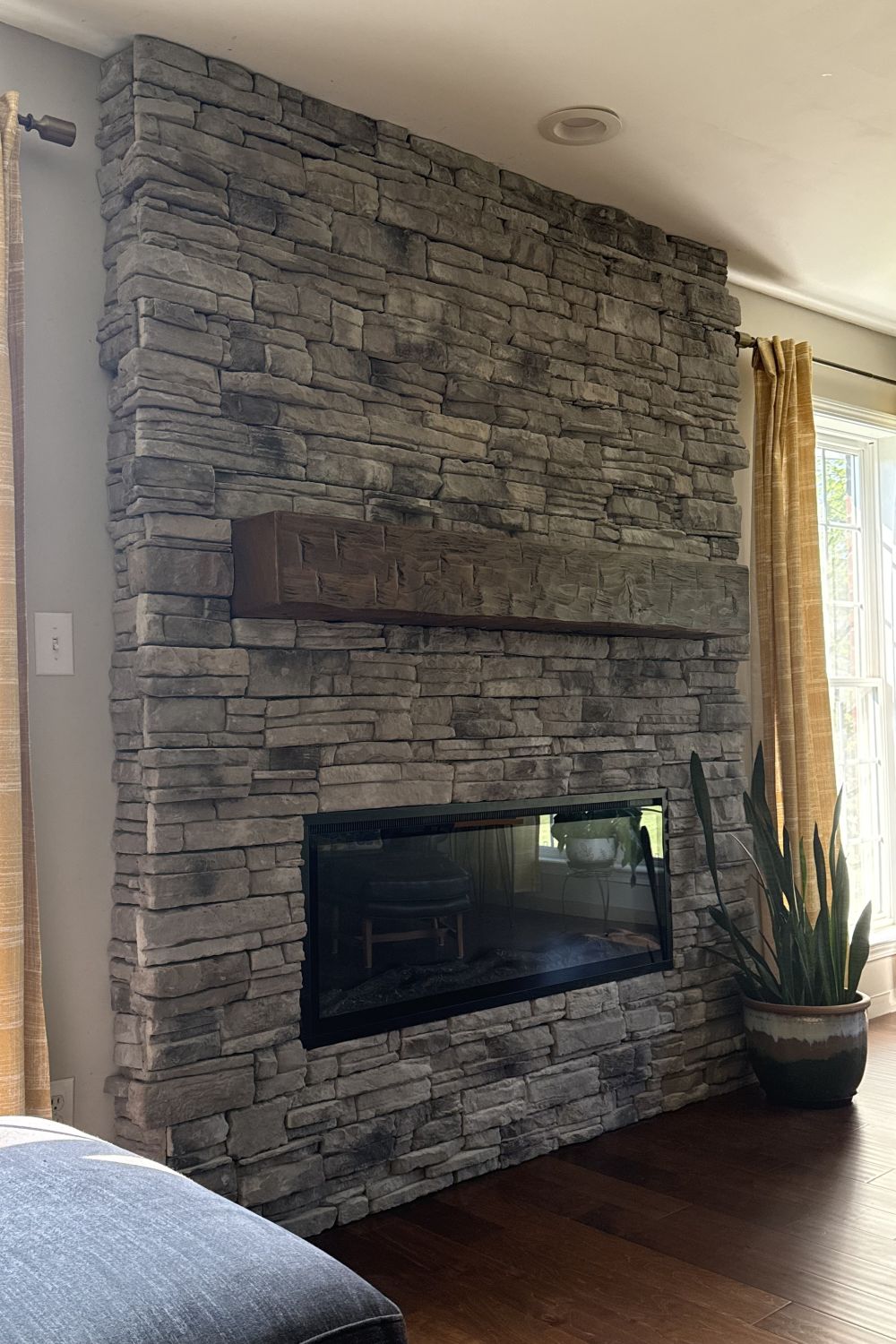 Black Bear Mountain Stone - Stone Veneer - Ready Stack Stone Panel Cool Gray