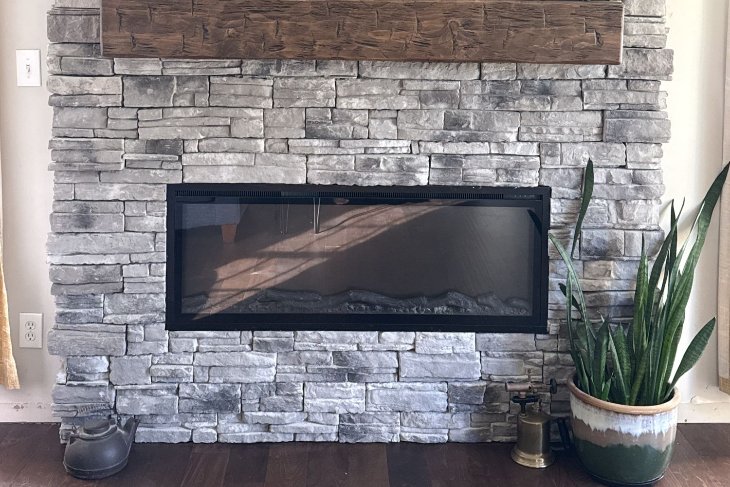 Black Bear Mountain Stone - Stone Veneer - Ready Stack Stone Panel Cool Gray
