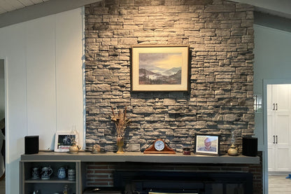 Black Bear Mountain Stone - Stone Veneer - Ready Stack Stone Panel Cool Gray
