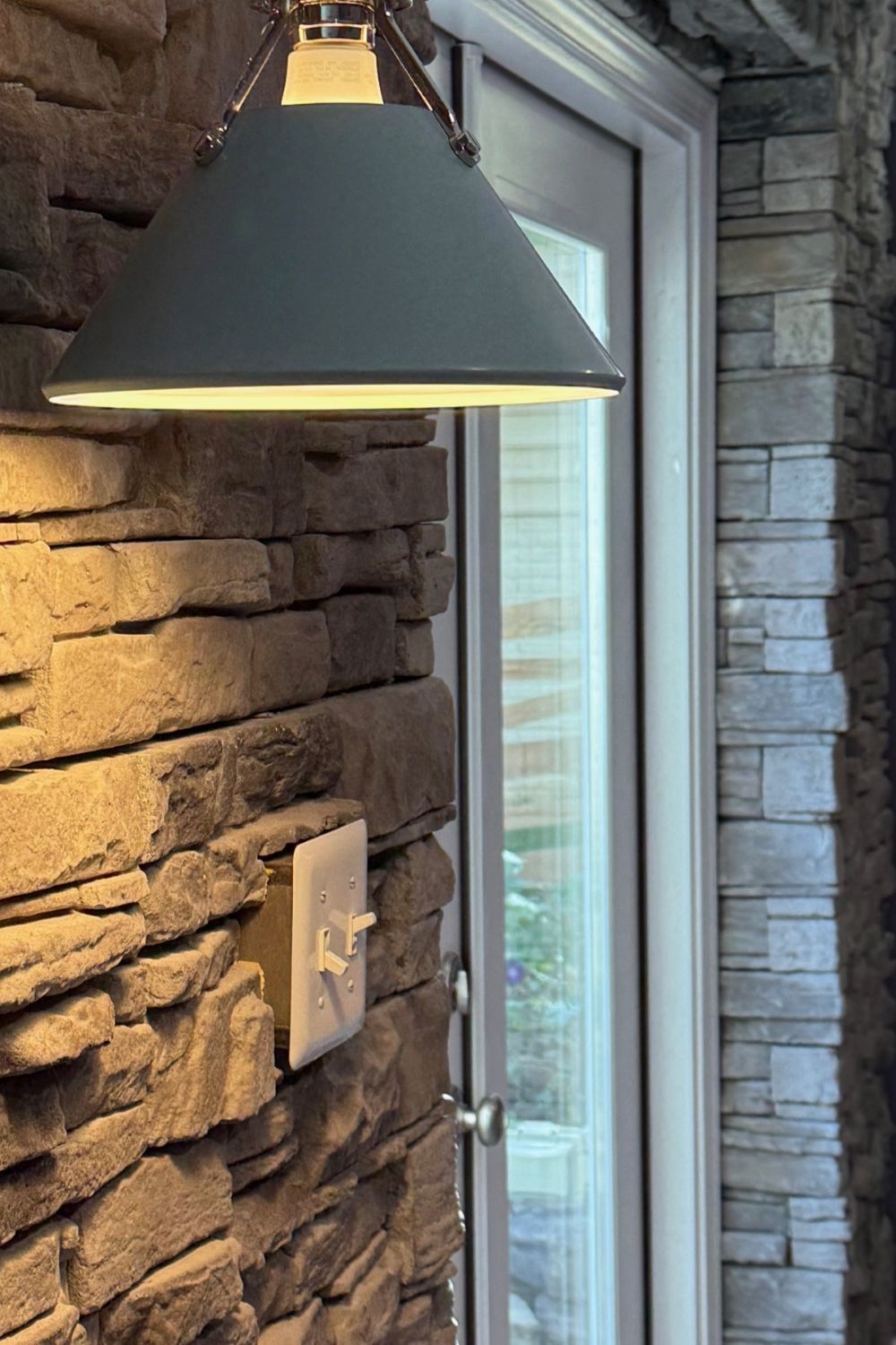 Black Bear Mountain Stone - Stone Veneer - Ready Stack Stone Panel Cool Gray